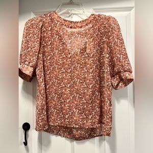 Sheer BB Dakota top. NWT Size small.